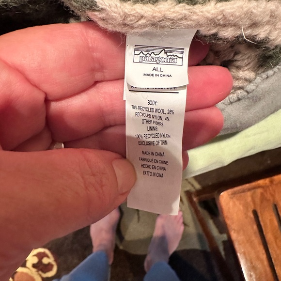 Patagonia Snowbelle Beanie - Picture 4 of 6